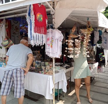 Artesanos confían con la construcción de su mercado