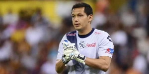 El portero mexicano Rodolfo Cota, es el primer refuerzo del América, para el Apertura 2024.