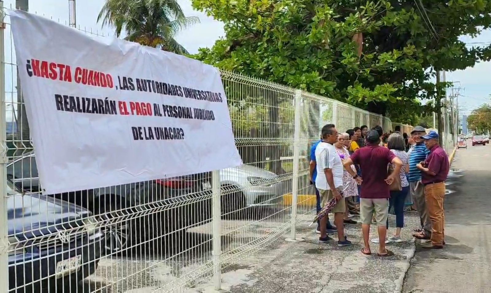 Se manifiestan jubilados de la Unacar