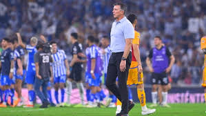 Uno de los rumores de la salida de Siboldi, fue por una supuesta filtración táctica de uno de sus auxiliares, al Monterrey.