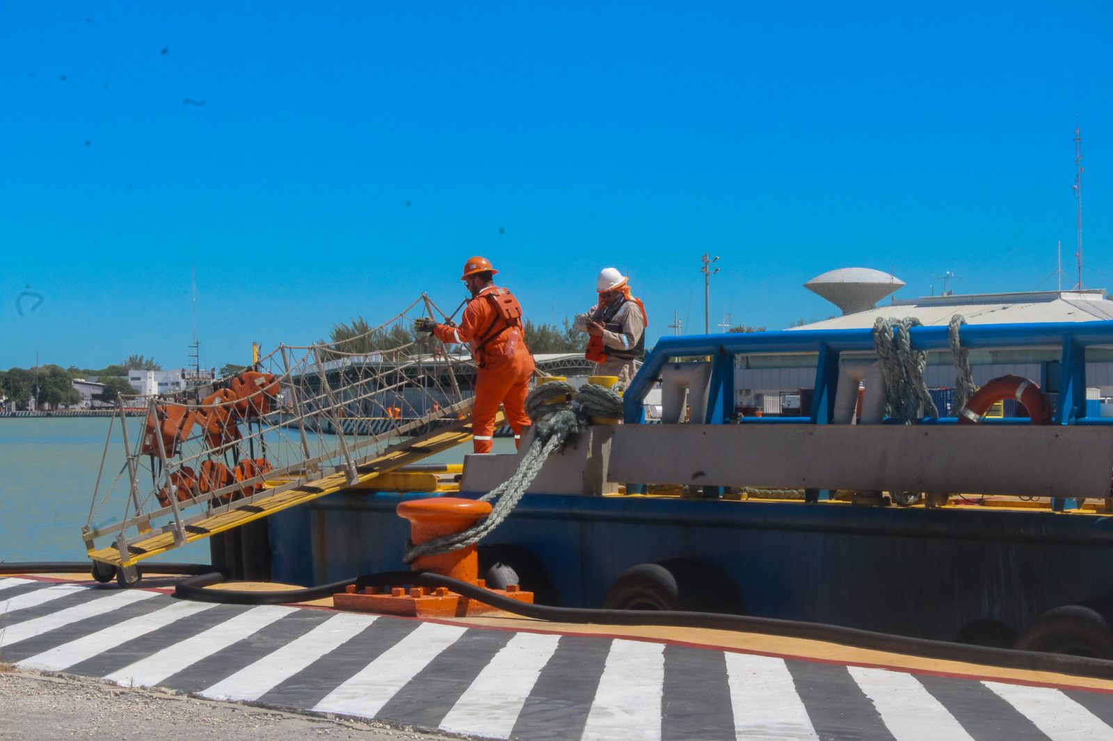 Endeudadas empresas del sector energético