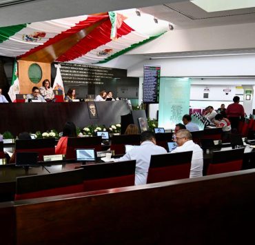 Iniciativa para prohibir reelecciones beneficio para la población