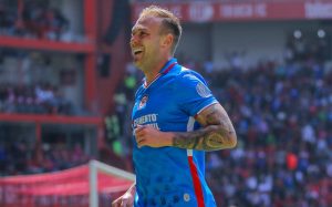 Carlos Rotondi hizo doblete ante Monterrey.