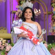 Coronan a Xiomara I Reina de los LXV Juegos Florales de Ciudad del Carmen