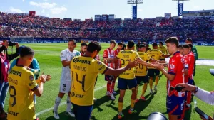 El Atlético de San Luis, le hizo el tradicional pasillo, al actual campeón del fútbol mexicano.