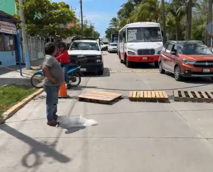 Habitantes del Playón cierran avenida por falta de luz en ese sector