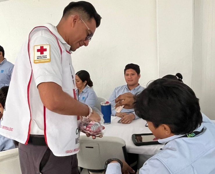 Aumenta demanda de pruebas de dengue y covid en la Cruz Roja