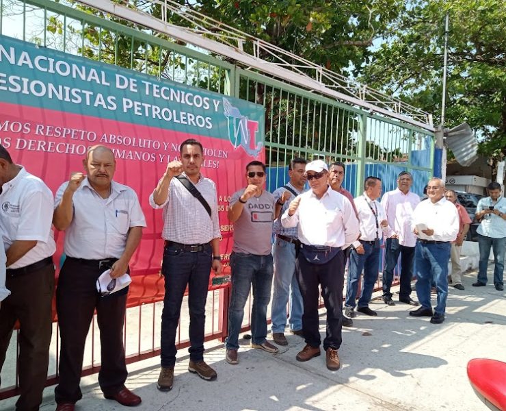 Manifestación de la UNTYPP contra Pemex