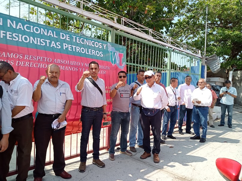 Manifestación de la UNTYPP contra Pemex