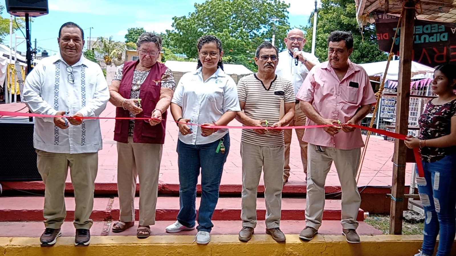 Inicia Feria de Regreso a Clases con 27 expositores