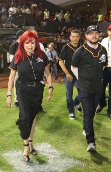 Layda cedió a los Piratas y otorgó contratos por 573 MDP a familia Hellmund