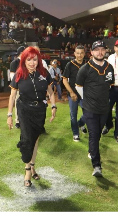 Layda cedió a los Piratas y otorgó contratos por 573 MDP a familia Hellmund