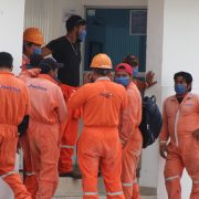 Difícil panorama para empresas y obreros