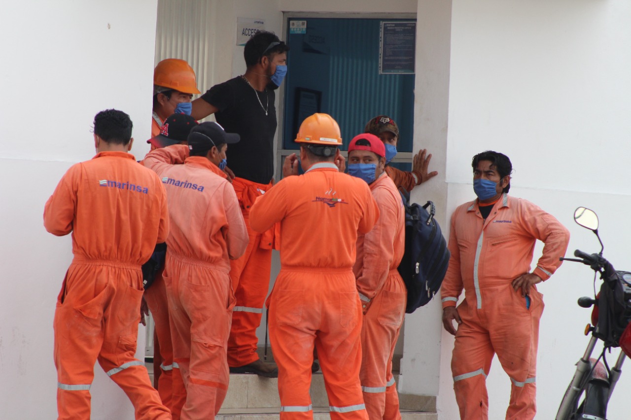 Difícil panorama para empresas y obreros