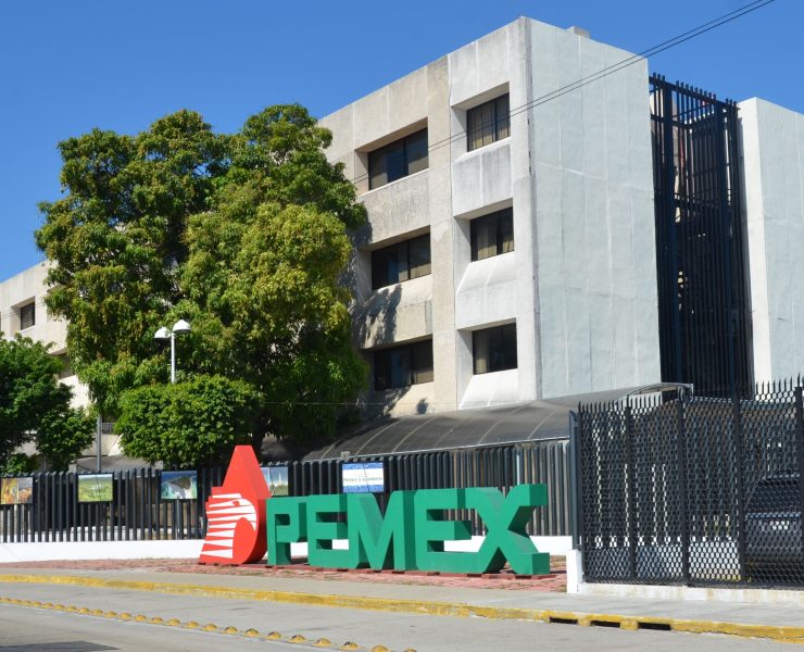 Octavio Romero deja con cartera vencida a Pemex