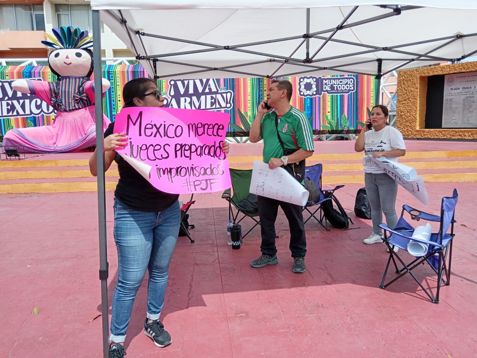 Trabajadores del Poder Judicial se manifiestan frente a Palacio Municipal