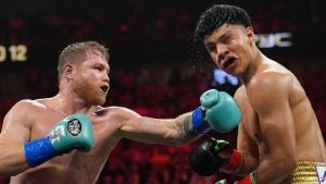 Ante Edgar Berlangas, Canelo tendrá su segunda pelea del 2024, ya que en mayo se midió ante Jaime Munguía, y le ganó por decisión unánime.