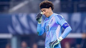 Ochoa sería el más interesado de que se concrete la firma con el AVS, ya que el no tener equipo, lo ha mantenido alejado de Selección Mexicana, y él desea disputar la Copa del Mundo de 2026.