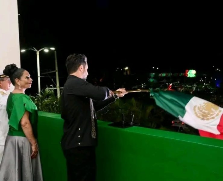 Edil carmelita vitorea a los héroes que nos dieron patria