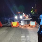 Amenaza cumplida de atastecos bloquean carretera federal