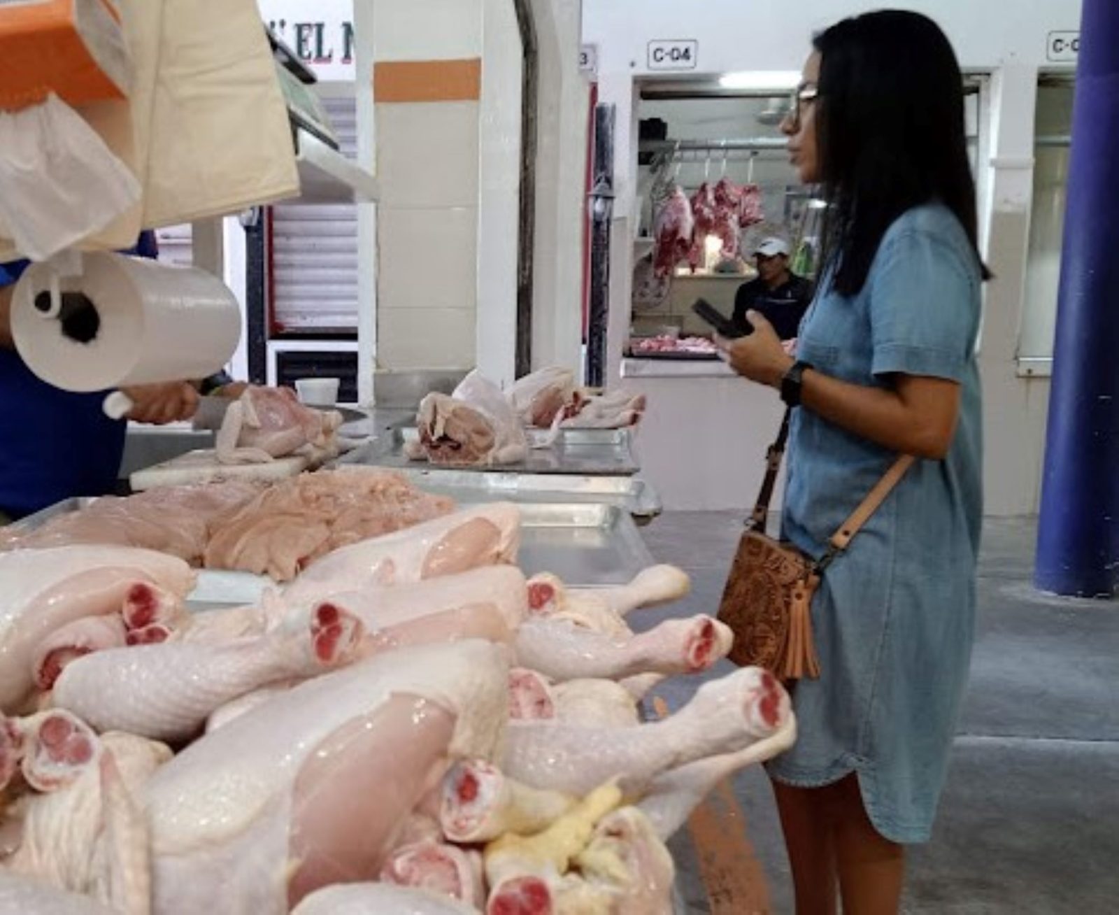 Comerciante de pollos esperan llegar al 100% en sus ventas