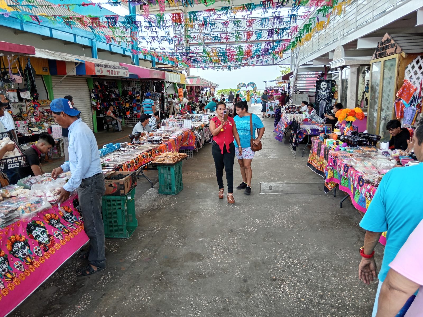 Tianguis alusivo al Día de Muertos