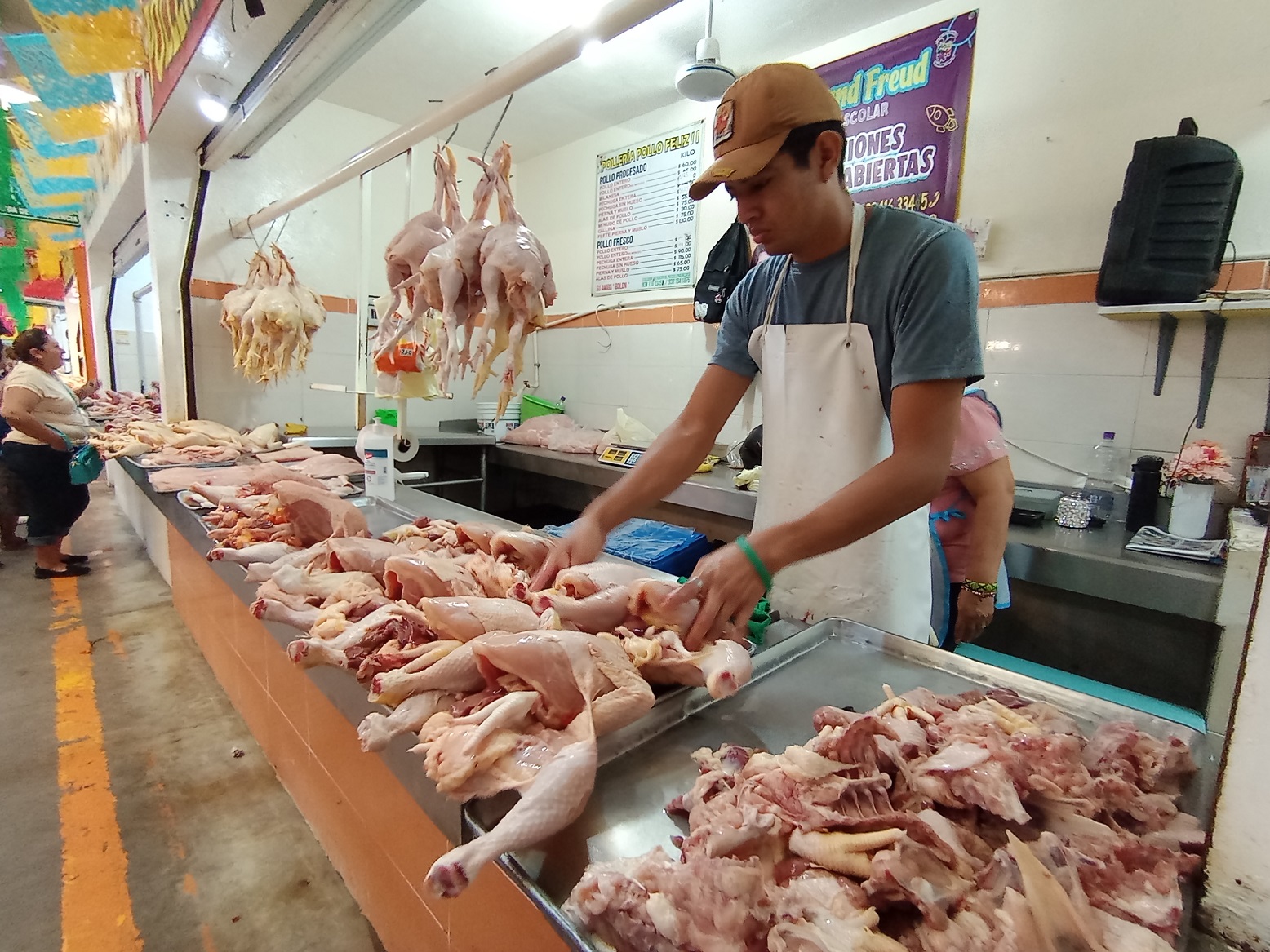 Aumenta venta de pollos en un 60%