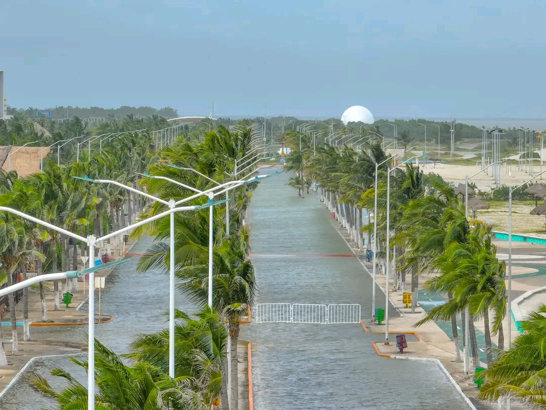 Milton deja inundaciones en colonias de Ciudad del Carmen