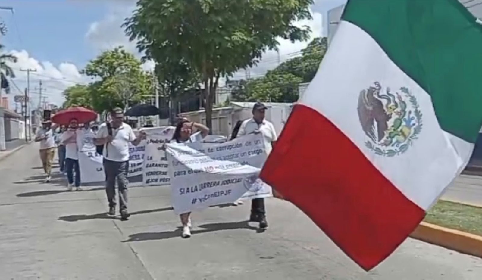 Marchan trabajadores del Poder Judicial de la Federación de Ciudad del Carmen