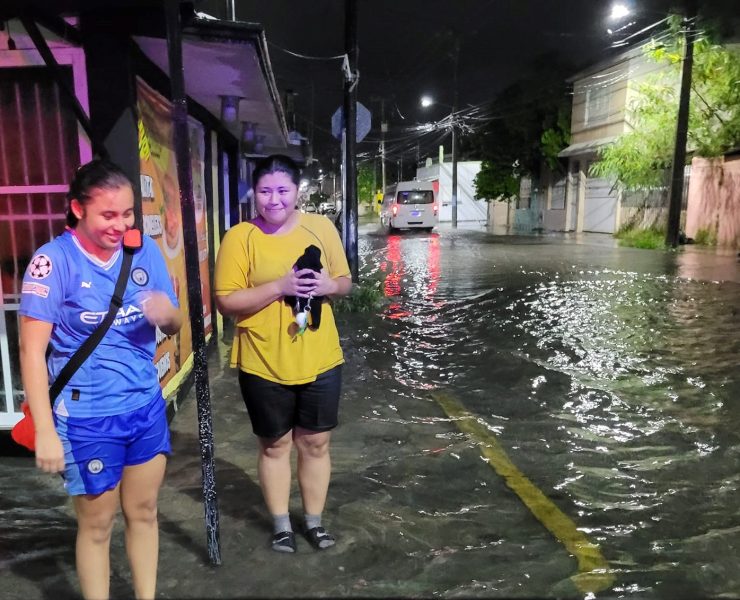 Tormenta Tropical Sara deja a Ciudad del Carmen bajo el agua