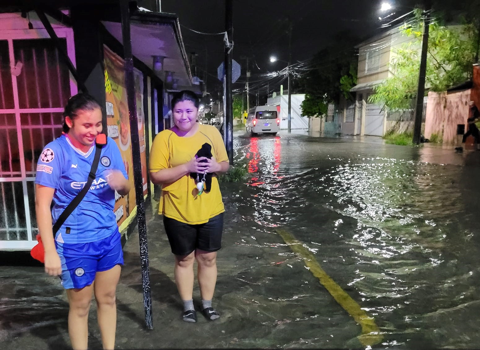 Tormenta Tropical Sara deja a Ciudad del Carmen bajo el agua