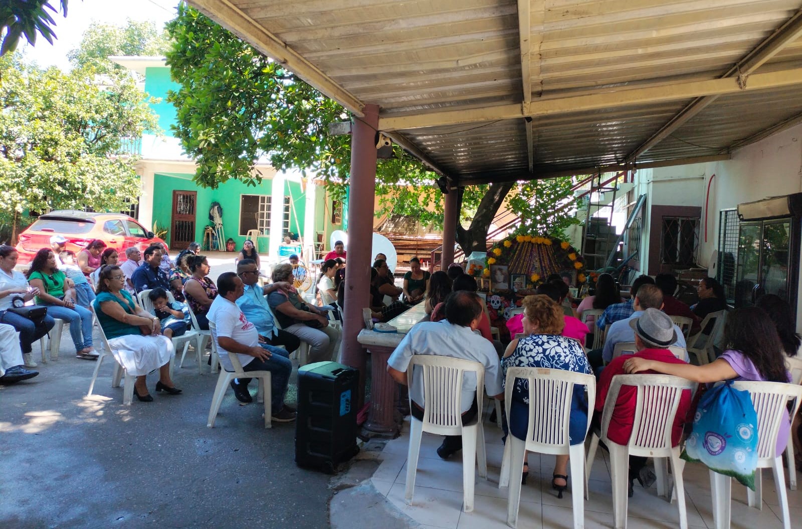 Con rezo la familia Medina López recordó a sus seres queridos