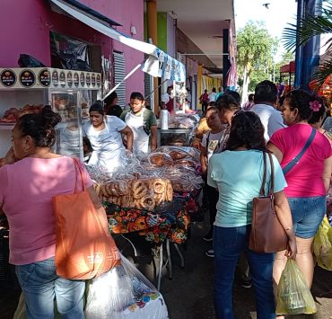 Día de Muertos reactiva la economía en el mercado de Ciudad del Carmen