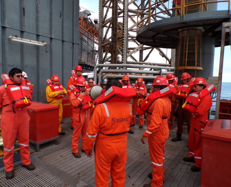 Gobierno debe poner candados a empresas