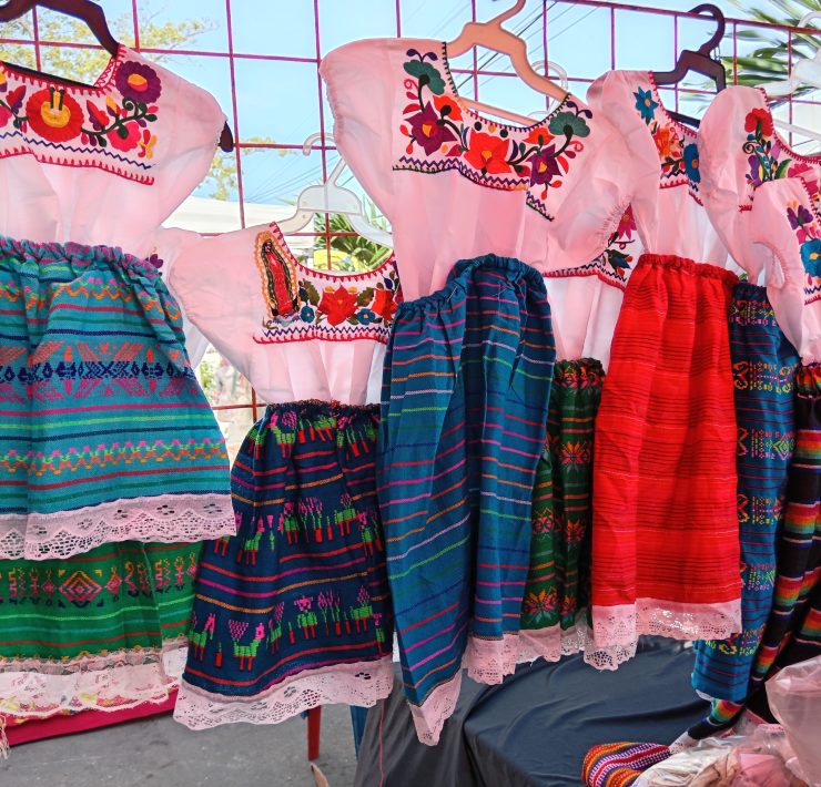 Comerciantes de trajes guadalupanos cifran expectativas de ventas