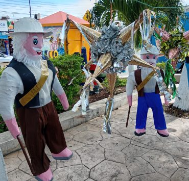 Significativa venta de piñatas navideñas y de año viejo
