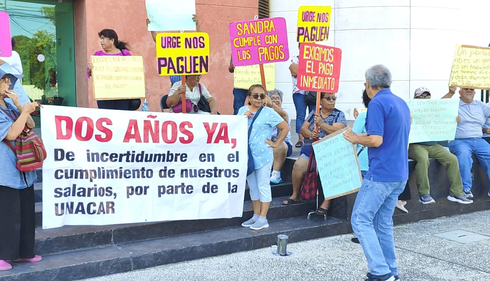 Jubilados de la Unacar se vuelven a manifestar