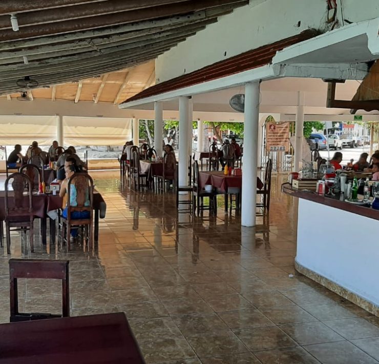 Impago de Pemex a empresas afecta a restauranteros carmelitas