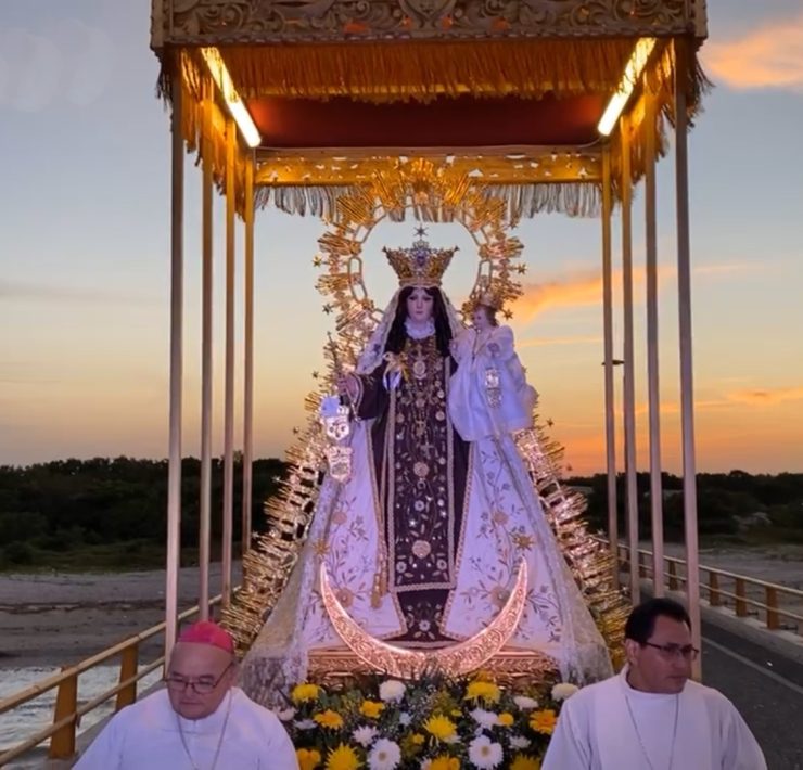 La Virgen del Carmen bendice el Puente Zacatal con su recorrido