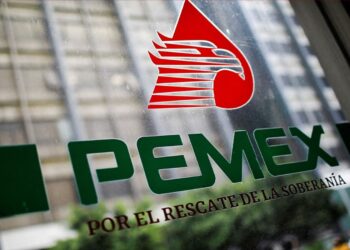 Deuda millonaria de Pemex desata crisis