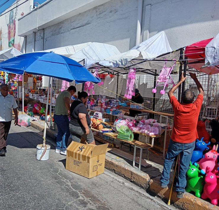 Locatarios del mercado AFA surtirán de juguetes a los Reyes Magos