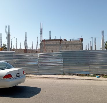 Mercado de artesanías con un 30% de avance