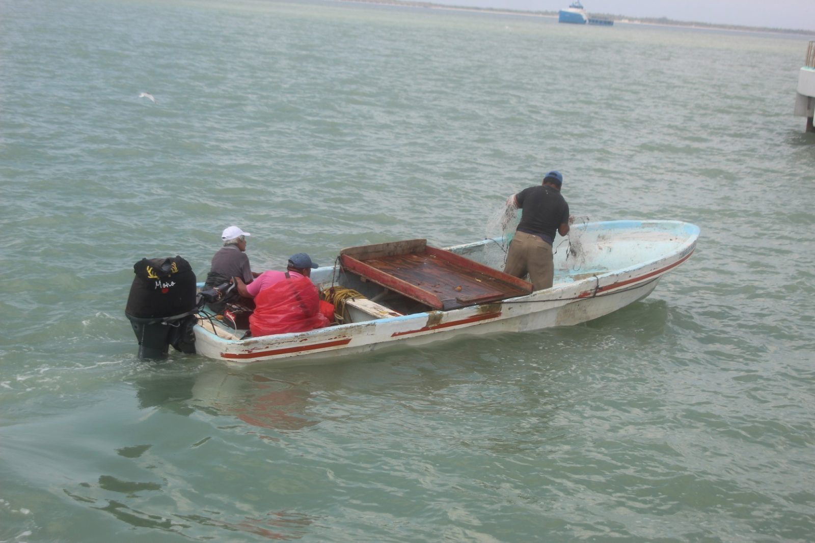 Mal tiempo impide la pesca ribereña