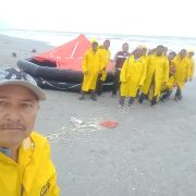 Personal de Zofemat rescata balza salvavidas