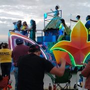 Conductores con aliento alcohólico no podrán manejar los carros alegóricos