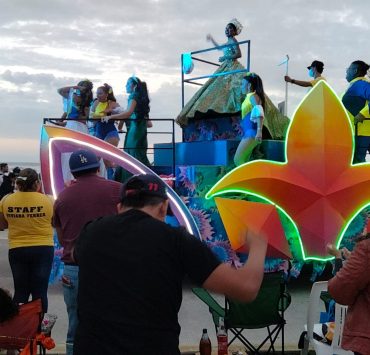 Conductores con aliento alcohólico no podrán manejar los carros alegóricos