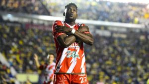 El delantero colombiano ex del Cruz Azul, Diber Cambindo sigue aumentando su cuota goleadora en el Clausura 2025.