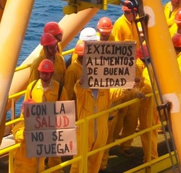 Petroleros se quejan de mala alimentación en plataformas
