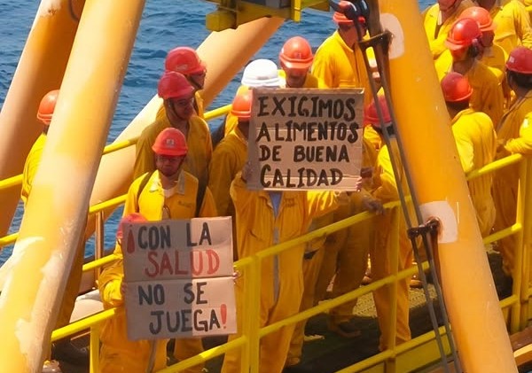 Petroleros se quejan de mala alimentación en plataformas