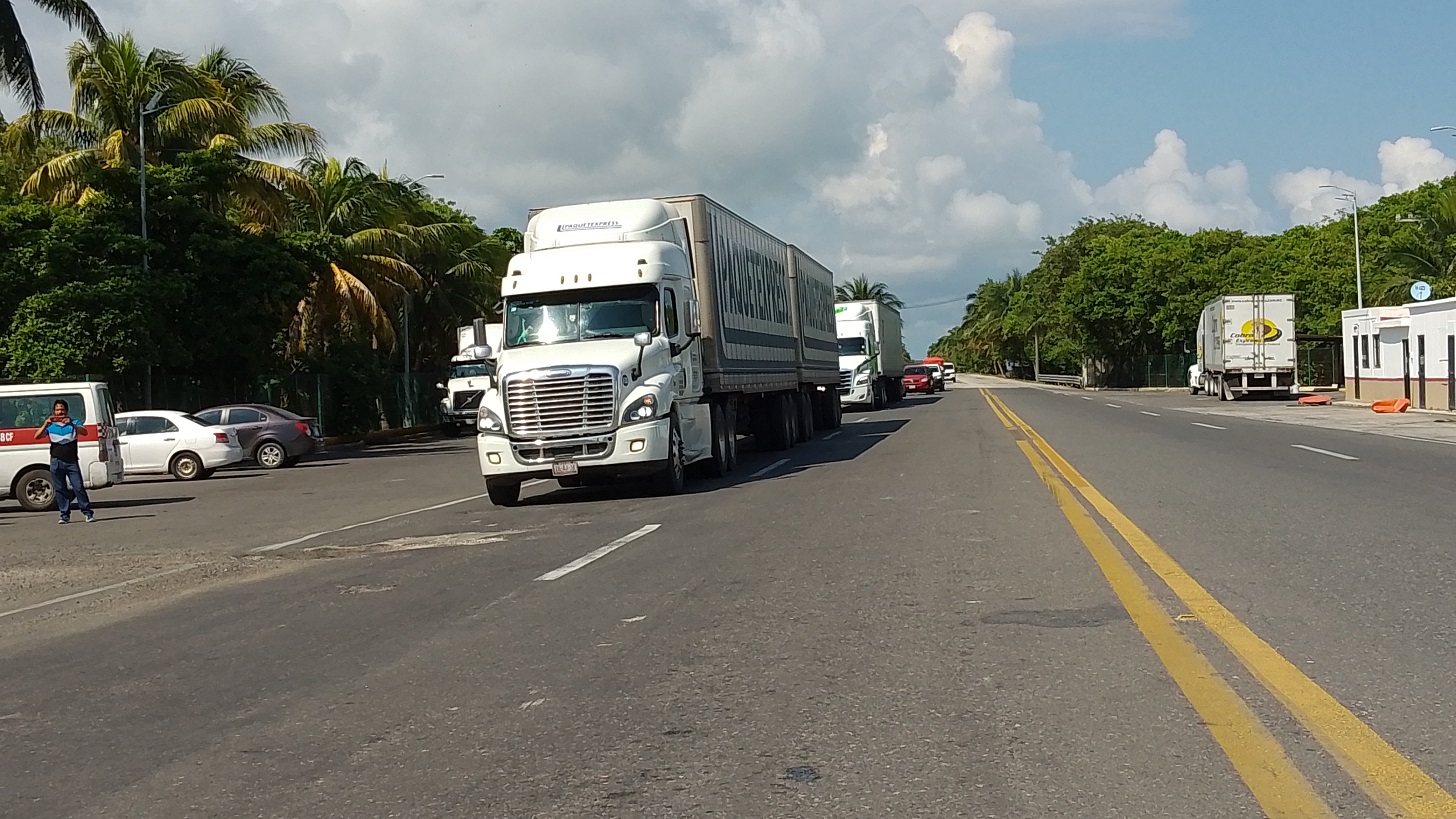 Carreteras del municipio del Carmen saturadas